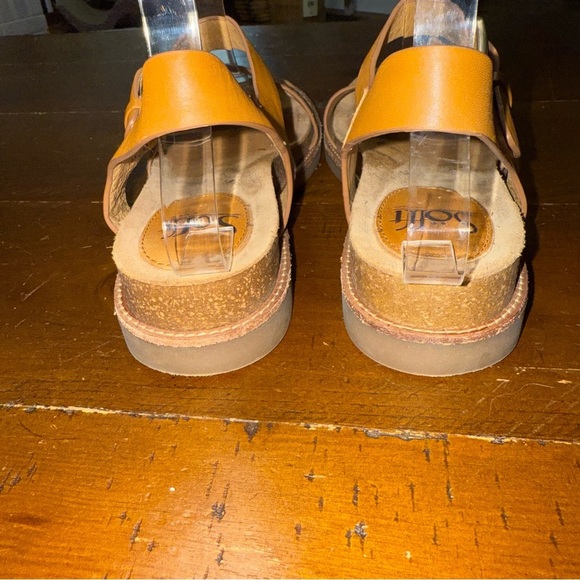 Sofft Tan Sandals with Ankle Strap and Flat Sole size 7.5 - Picture 6 of 15